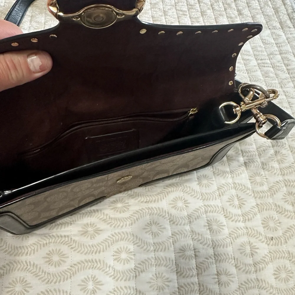 Coach tricolored leather purse